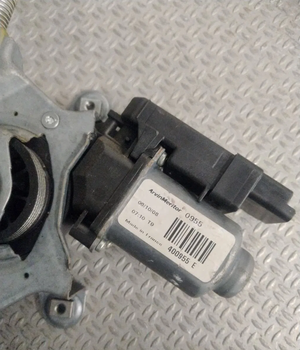 Mecanismemoteur leve-glace avg Renault TWINGO II (CN0_) 1.2 turbo (cn0c, cn0f) (2007-2014) occasion