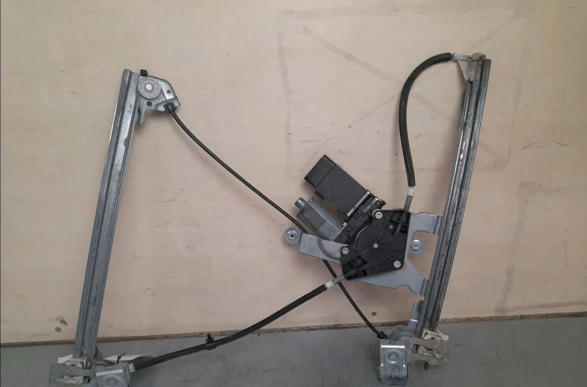 Mecanismemoteur leve-glace avg Skoda OCTAVIA I Combi (1U5) 1.9 tdi (1998-2010) occasion