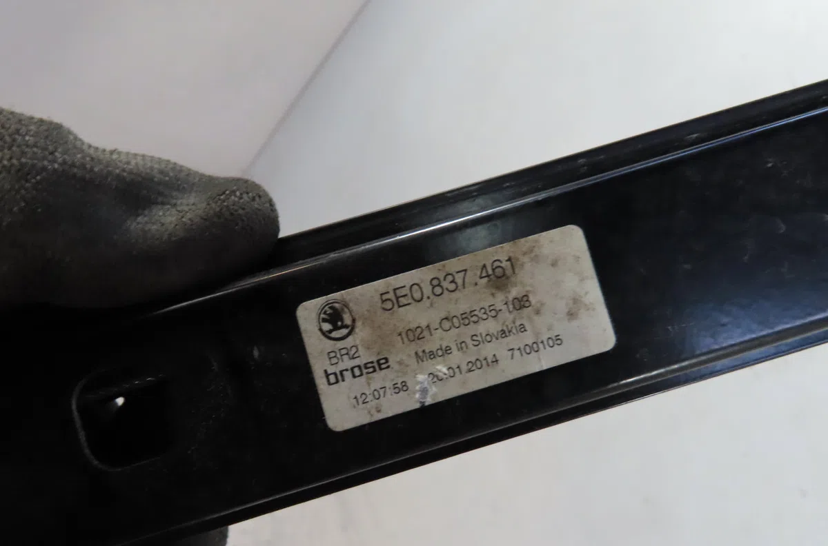 Mecanismemoteur leve-glace avg Skoda OCTAVIA III Combi (5E5, 5E6) 2.0 tdi (2012-2020) occasion
