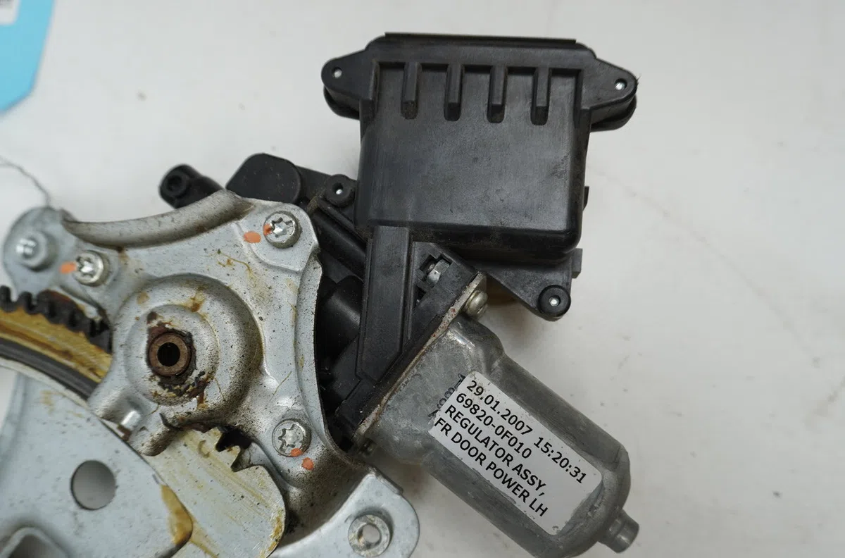 Mecanismemoteur leve-glace avg Toyota COROLLA Verso (ZER_, ZZE12_, R1_) 2.2 d-4d (aur10_) (2005-2009) 5 portes occasion