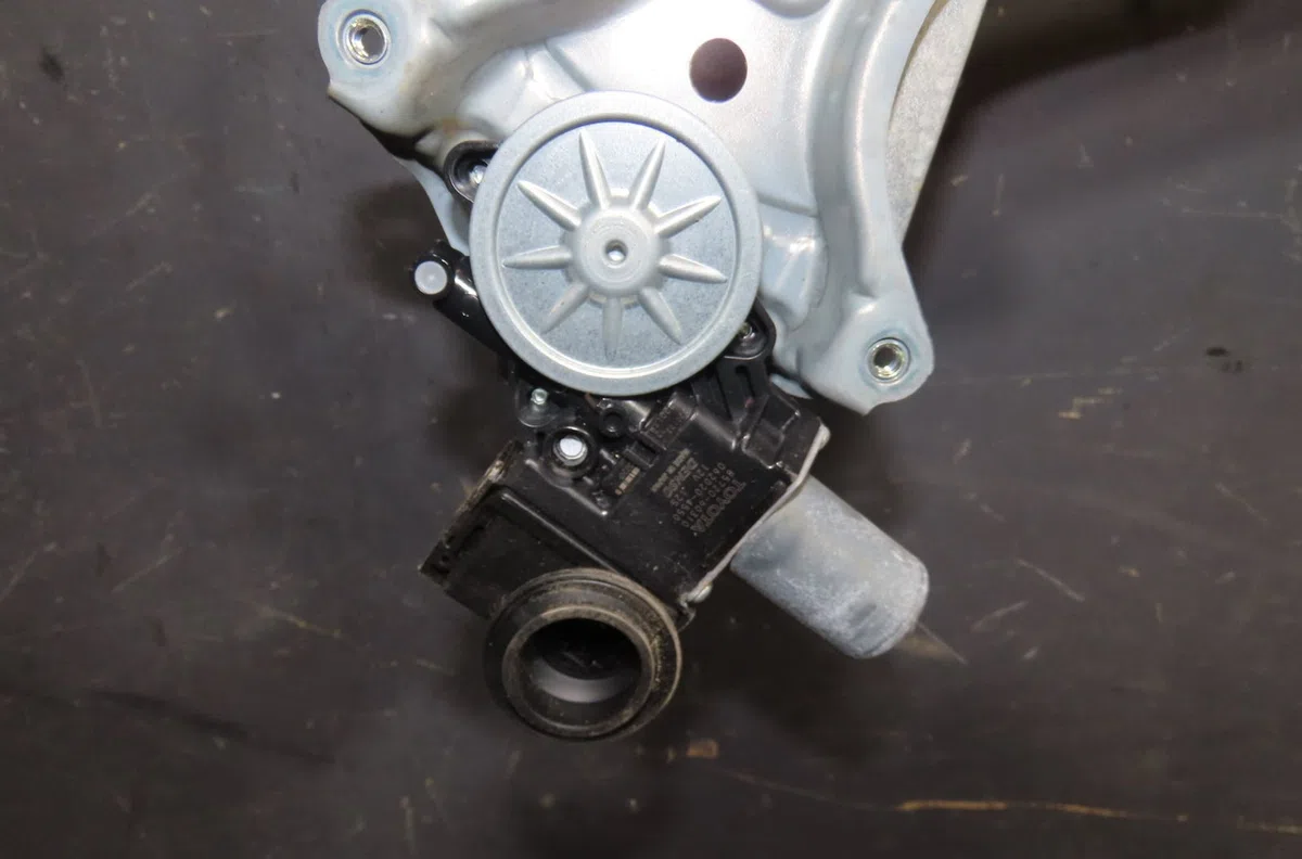 Mecanismemoteur leve-glace avg Toyota LAND CRUISER PRADO (_J15_) 2.8 d-4d (gdj150_, gdj155_, gdj150) (2015) 3 portes occ