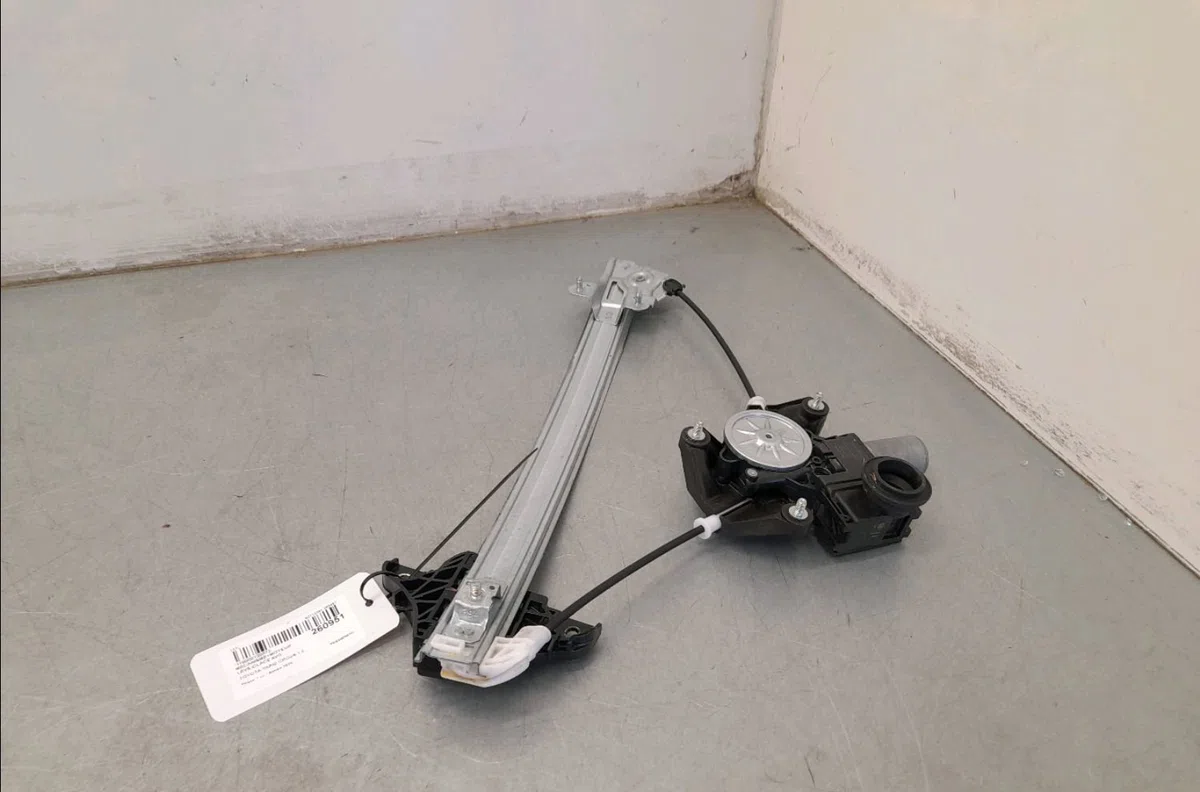 Mecanismemoteur leve-glace avg Toyota YARIS CROSS (MXP_) 1.5 hybrid (mxpj10) (2020) occasion