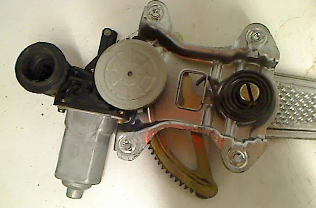 Mecanismemoteur leve-glace avg TOYOTA YARIS occasion