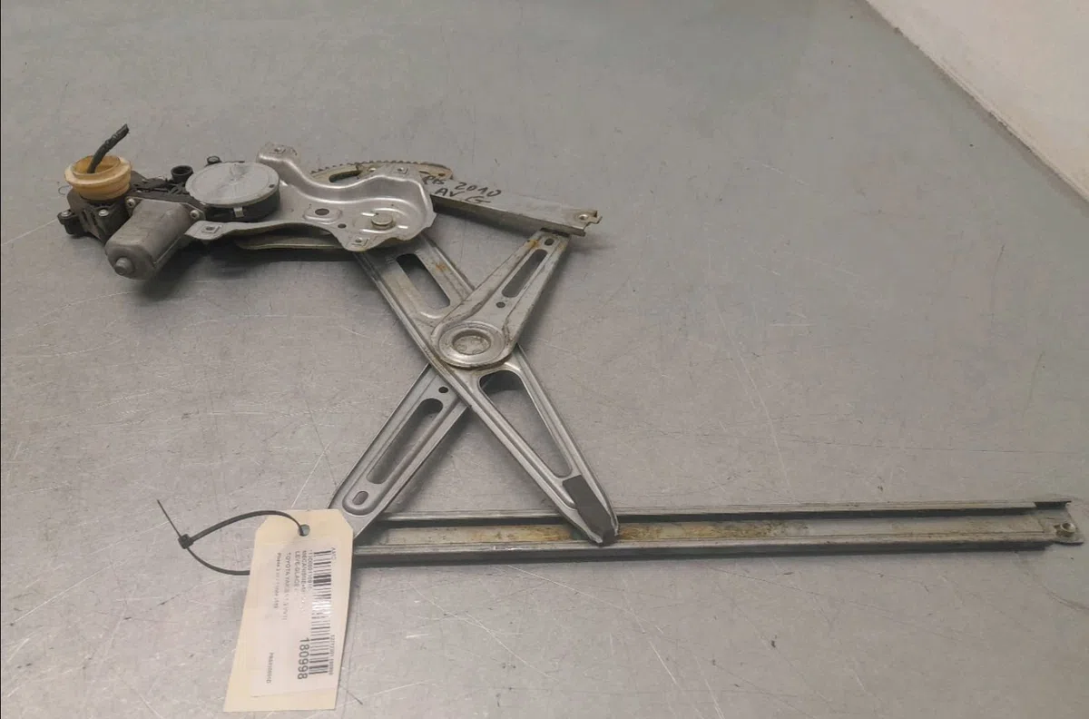 Mecanismemoteur leve-glace avg Toyota YARIS (_P9_) 1.33 vvt-i (nsp90_) (2008-2011) occasion