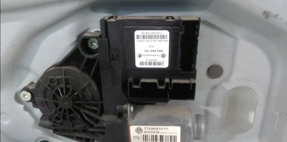 Mecanismemoteur leve-glace avg Volkswagen CADDY III Camionnette-Monospace (2KA, 2KH, 2CA, 2CH) 1.6 tdi (2010-2015) occas