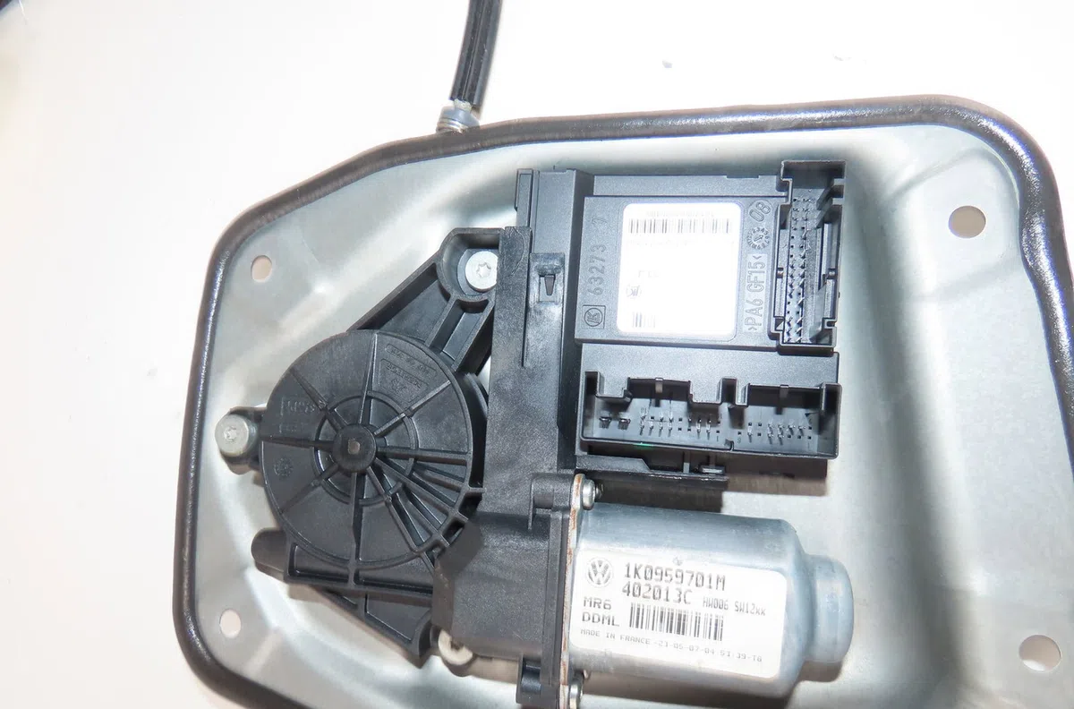 Mecanismemoteur leve-glace avg Volkswagen GOLF V (1K1) 1.9 tdi (2003-2008) occasion