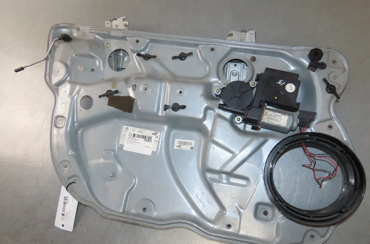Mecanismemoteur leve-glace avg Volkswagen POLO (9N_, 9A_) 1.9 sdi (2001-2009) occasion