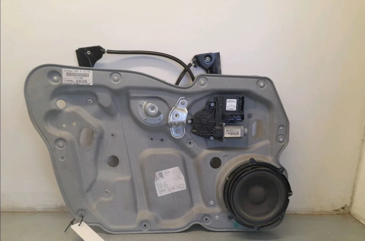 Mecanismemoteur leve-glace avg Volkswagen TOURAN (1T3) 1.6 tdi (2010-2015) 5 portes occasion