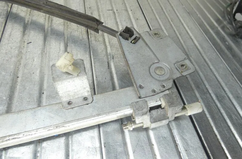 Mecanismemoteur leve-glace porte coulissante d AUDI 100 2 PHASE 1 occasion
