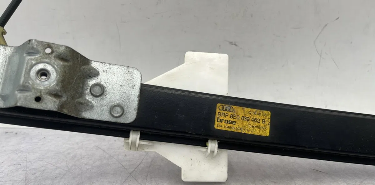 Mecanismemoteur leve-glace porte coulissante d AUDI A4 2 PHASE 2 occasion