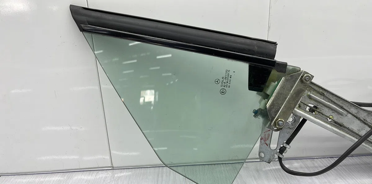 Mecanismemoteur leve-glace porte coulissante d MERCEDES CLASSE SLK 170 PHASE 1 CABRIOLET occasion