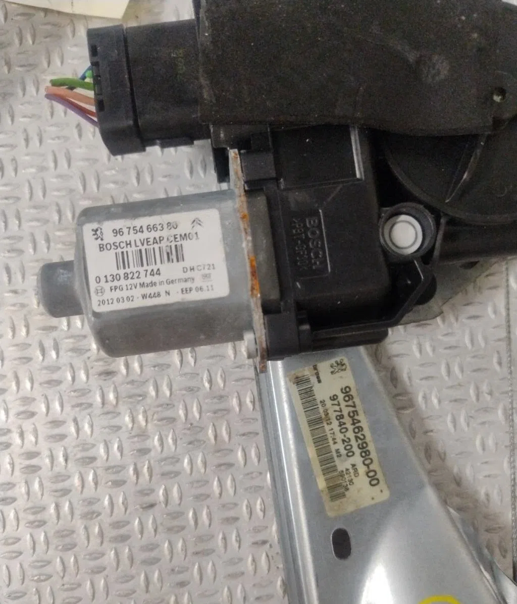 Mecanismemoteur leve-glace porte coulissante d Peugeot 308 I (4A_, 4C_) 1.6 16v (2007-2014) 5 portes occasion