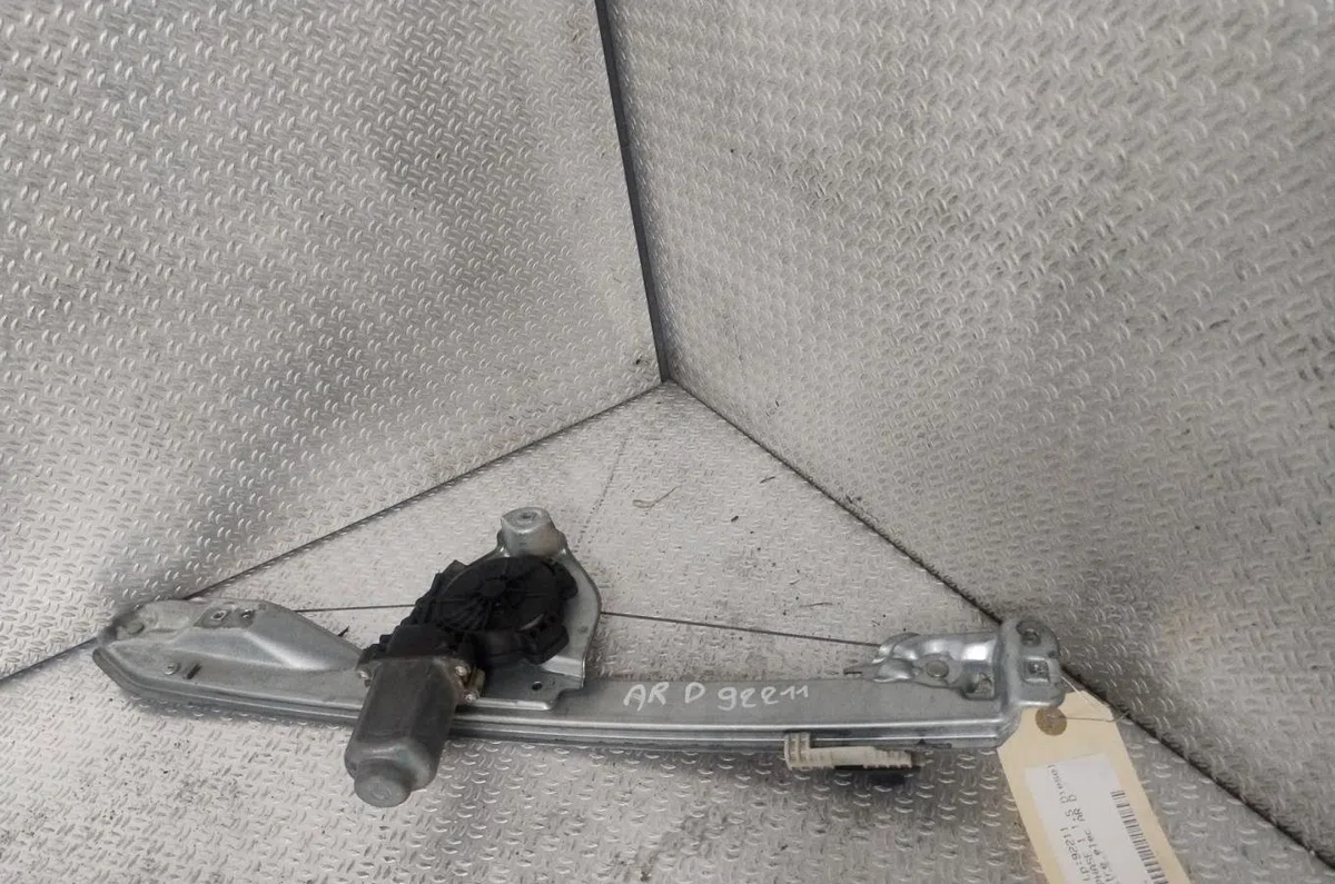Mecanismemoteur leve-glace porte coulissante d Renault CLIO III (BR0-1, CR0-1) 1.5 dci (br17, cr17) (2005-2012) 5 portes