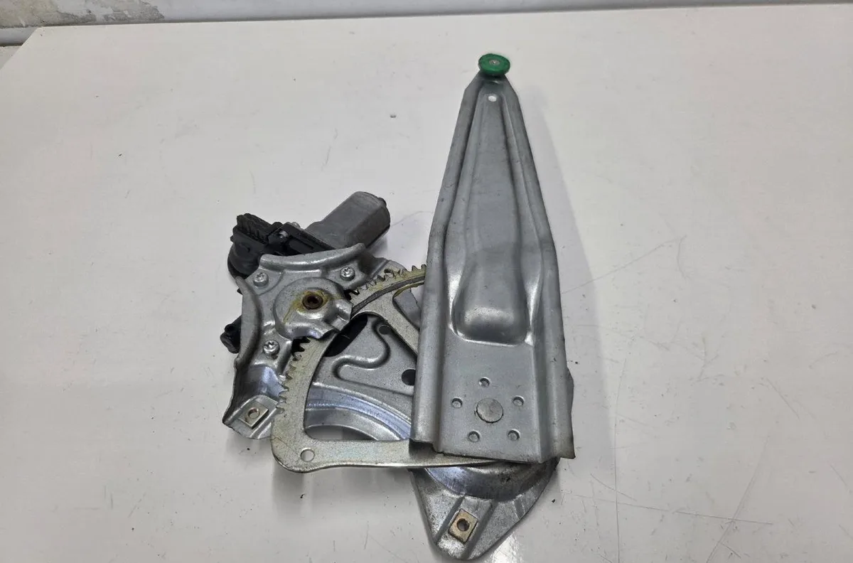 Mecanismemoteur leve-glace porte coulissante d TOYOTA YARIS 3 PHASE 2 occasion