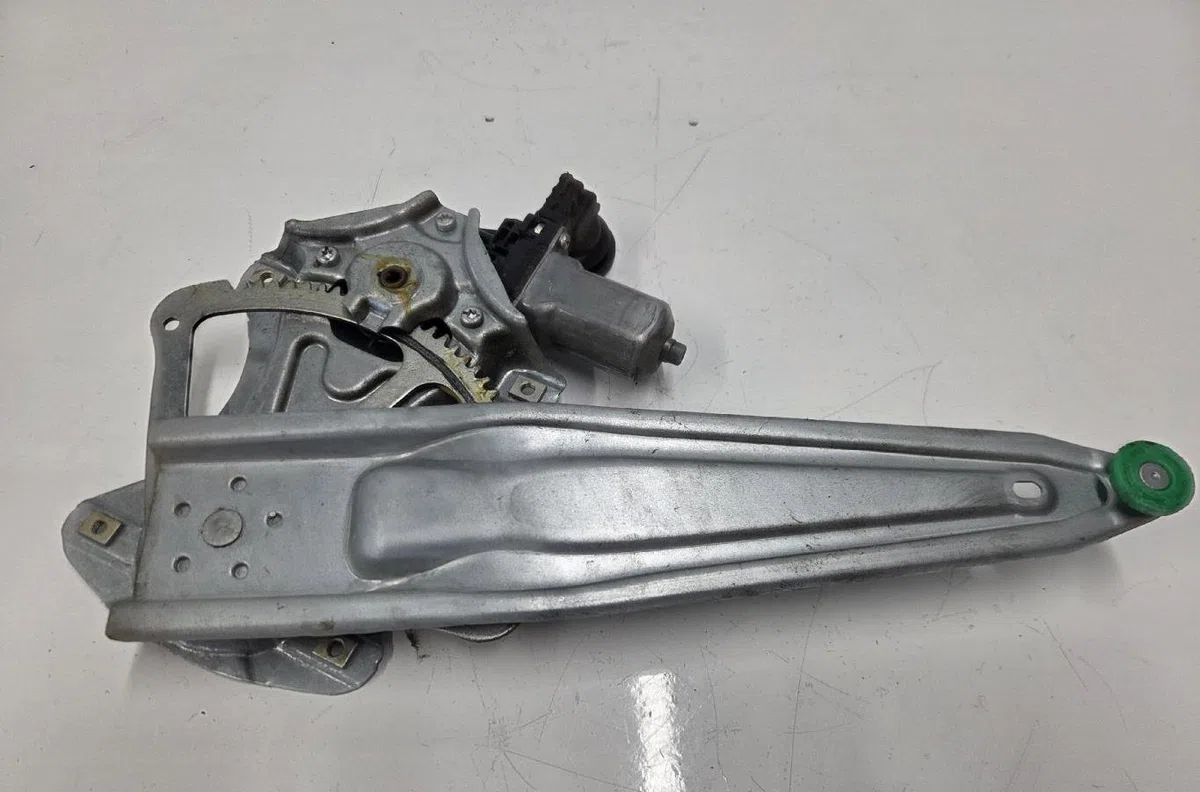Mecanismemoteur leve-glace porte coulissante d TOYOTA YARIS 3 PHASE 2 occasion