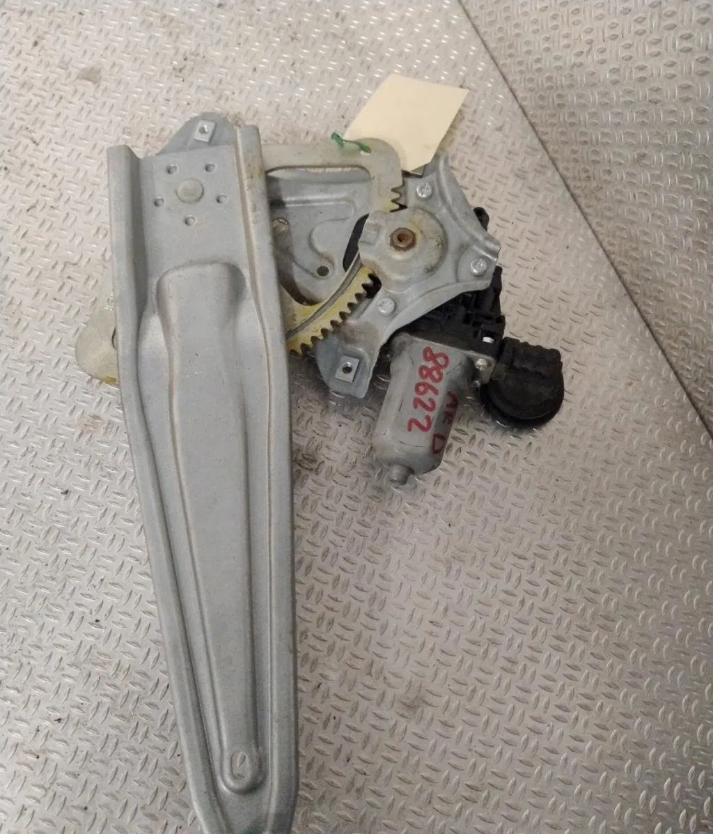 Mecanismemoteur leve-glace porte coulissante d Toyota YARIS (_P9_) 1.33 vvt-i (nsp90_) (2008-2011) occasion