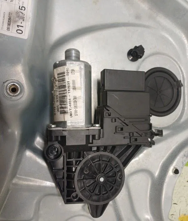 Mecanismemoteur leve-glace porte coulissante d VOLKSWAGEN PASSAT 4 PHASE 2 BREAK occasion