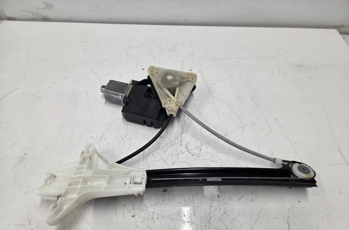 Mecanismemoteur leve-glace porte coulissante d VOLKSWAGEN POLO 5 PHASE 1 occasion