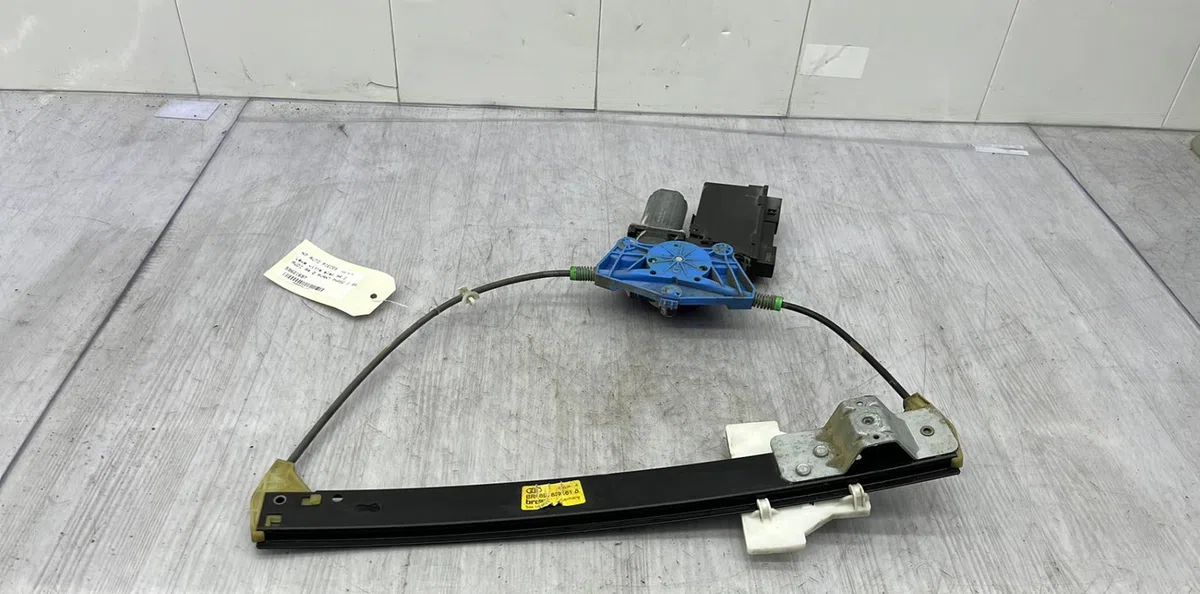 Mecanismemoteur leve-glace porte coulissante g AUDI A4 2 AVANT PHASE 2 BREAK occasion