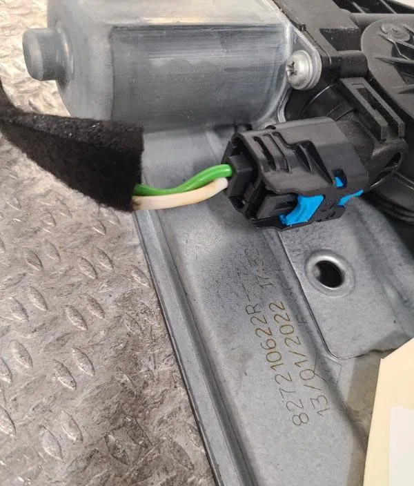 Mecanismemoteur leve-glace porte coulissante g Dacia DUSTER (HM_) 1.0 lpg (hmmt) (2019) occasion