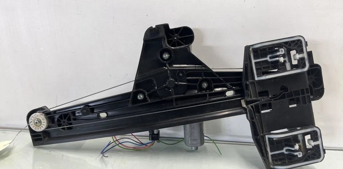 Mecanismemoteur leve-glace porte coulissante g PEUGEOT 208 2 occasion