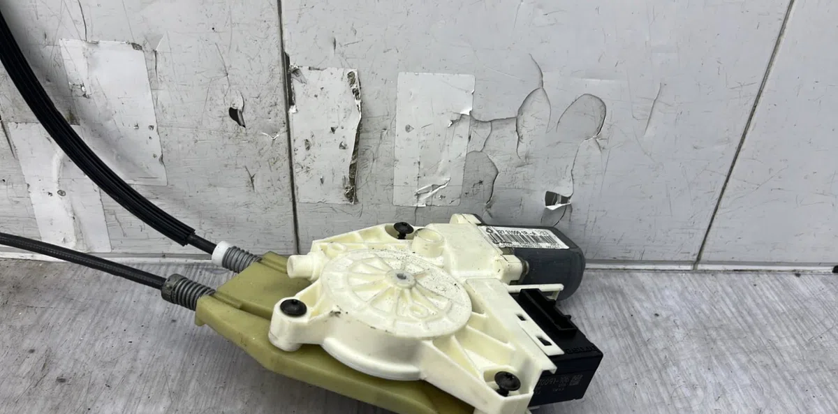 Mecanismemoteur leve-glace porte coulissante g RENAULT LAGUNA 3 PHASE 2 BREAK occasion