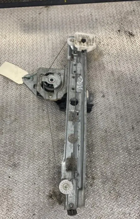 Mecanismemoteur leve-glace porte coulissante g Renault MEGANE II (BM0-1_, CM0-1_) 1.5 dci (bm1e, cm1e) (2005-2008) occas