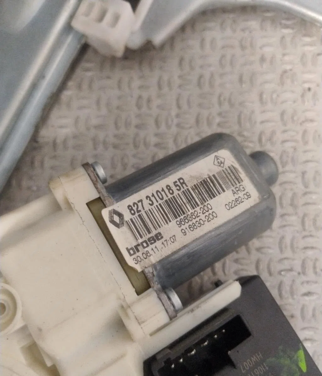Mecanismemoteur leve-glace porte coulissante g Renault MEGANE III 3-5 portes (BZ0-1_, B3_) 1.9 dci (bz0n, bz0j) (2008) o