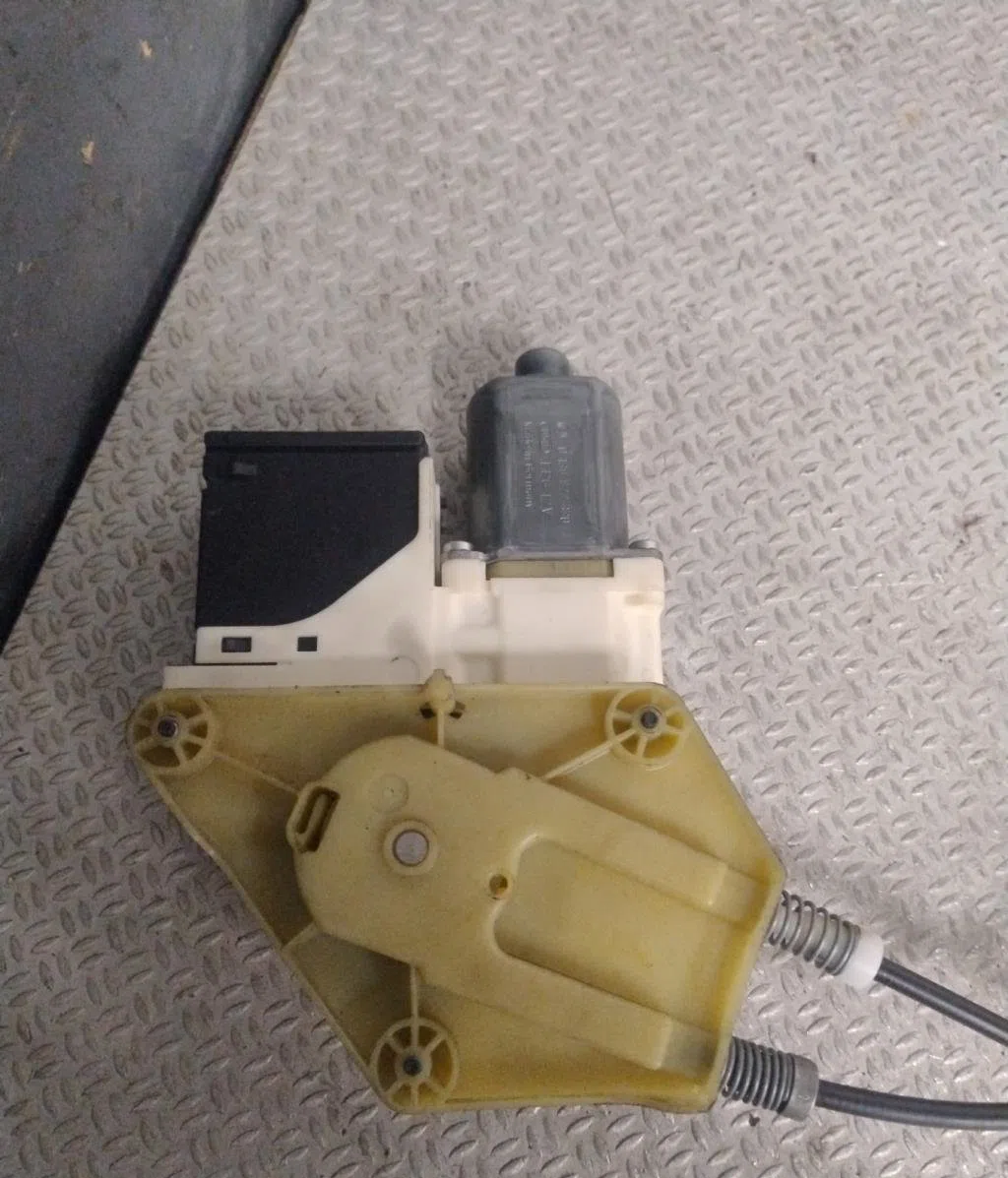 Mecanismemoteur leve-glace porte coulissante g Renault MEGANE III 3-5 portes (BZ0-1_, B3_) 1.9 dci (bz0n, bz0j) (2008) o