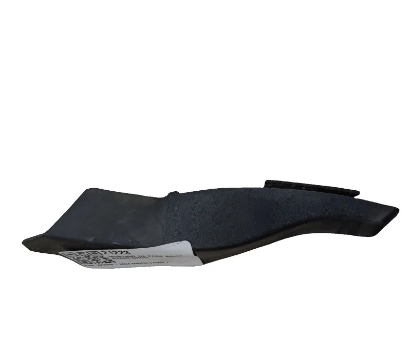 MONTANT DE PARE BRISE AVANT DROIT DACIA SANDERO 3 769111690R