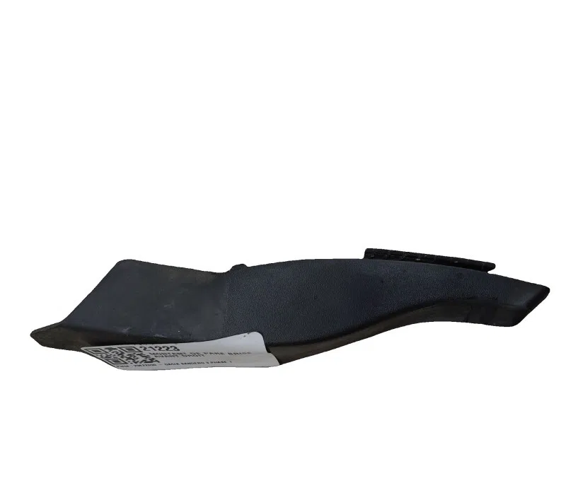 MONTANT DE PARE BRISE AVANT DROIT DACIA SANDERO 3 769111690R