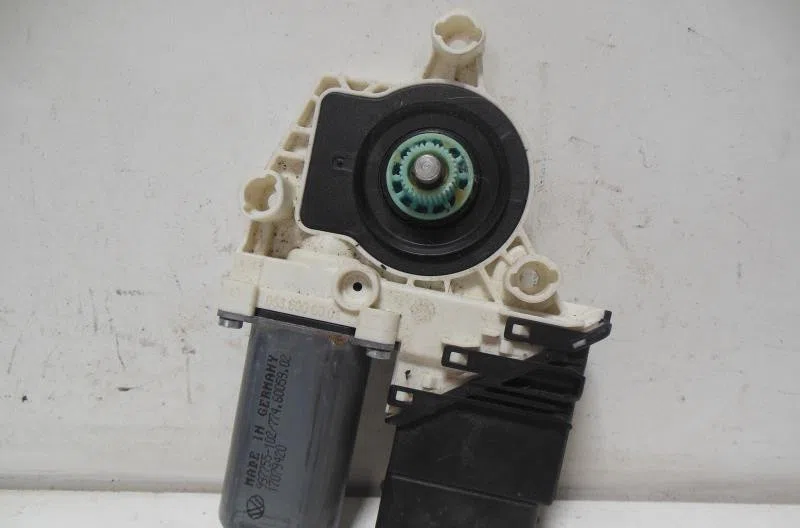 Mot. leve vitre arriere gauche pour VOLKSWAGEN GOLF 6