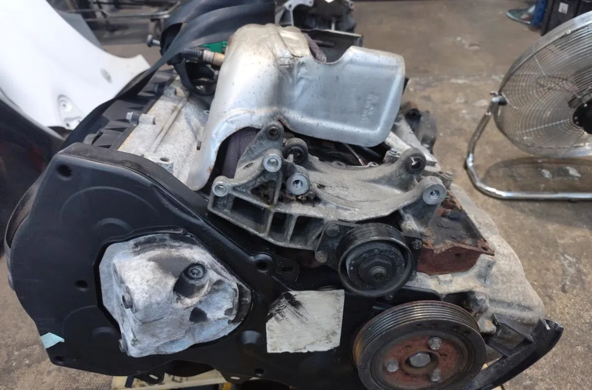 Moteur complet Peugeot 206 CC (2D) 1.6 16v (2dnfuf, 2dnfur) (2000-2007) 2 portes occasion