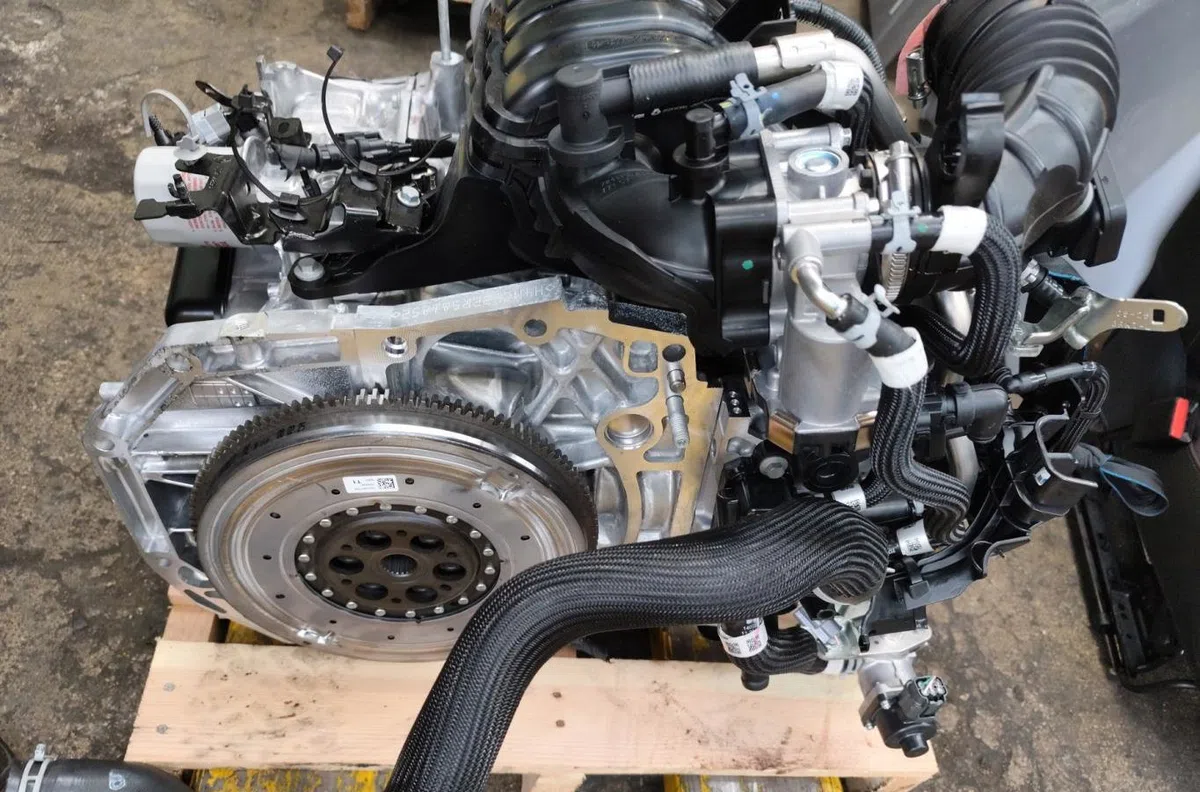 Moteur complet Renault CAPTUR II (HF_) E-tech 145 (hfmu) (2022) 5 portes occasion