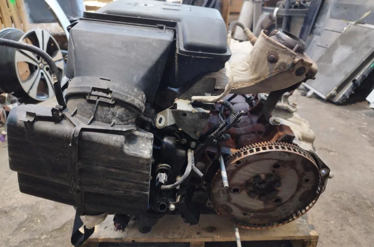 Moteur complet Renault KANGOO - GRAND KANGOO II (KW0-1_) 1.6 16v (kw03, kw09, kw0d, kw0u, kw0w, kw13) (2008) 4 portes oc