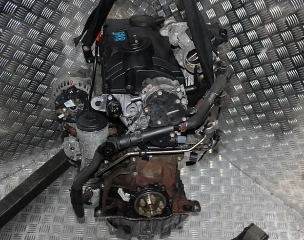 Moteur complet VW Transporter T5 1.9 TDI 85 cv — photo 1