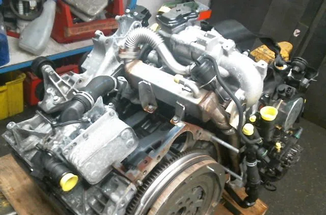Moteur diesel Renault MEGANE III 3-5 portes (BZ0-1_, B3_) 2.0 dci (2012) occasion