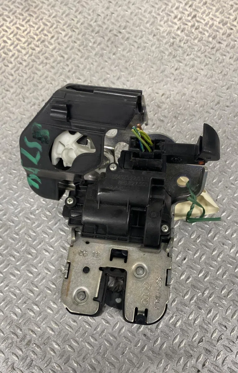 Moteur electrique de hayon-coffre Audi A1 (8X1, 8XK) 1.6 tdi (2011-2015) 3 portes occasion