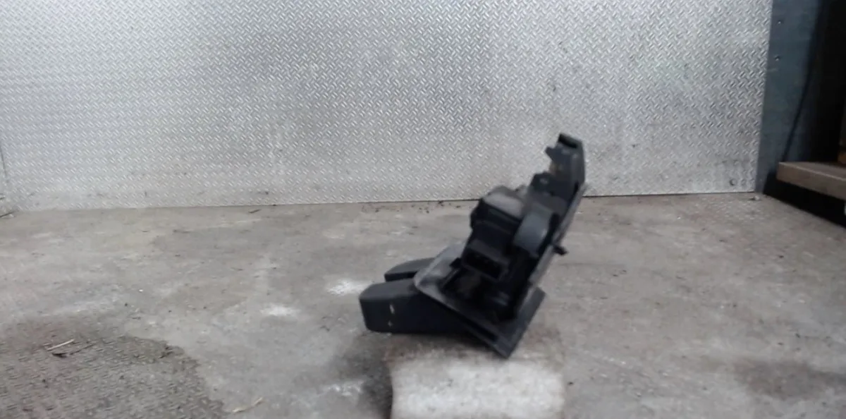 Moteur electrique de hayon-coffre Audi A6 C6 Avant (4F5) 2.7 tdi (2005-2011) occasion