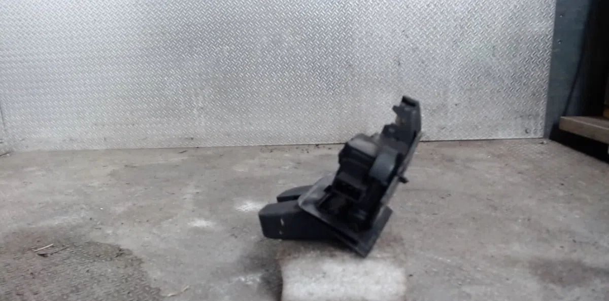 Moteur electrique de hayon-coffre Audi A6 C6 Avant (4F5) 2.7 tdi (2005-2011) occasion