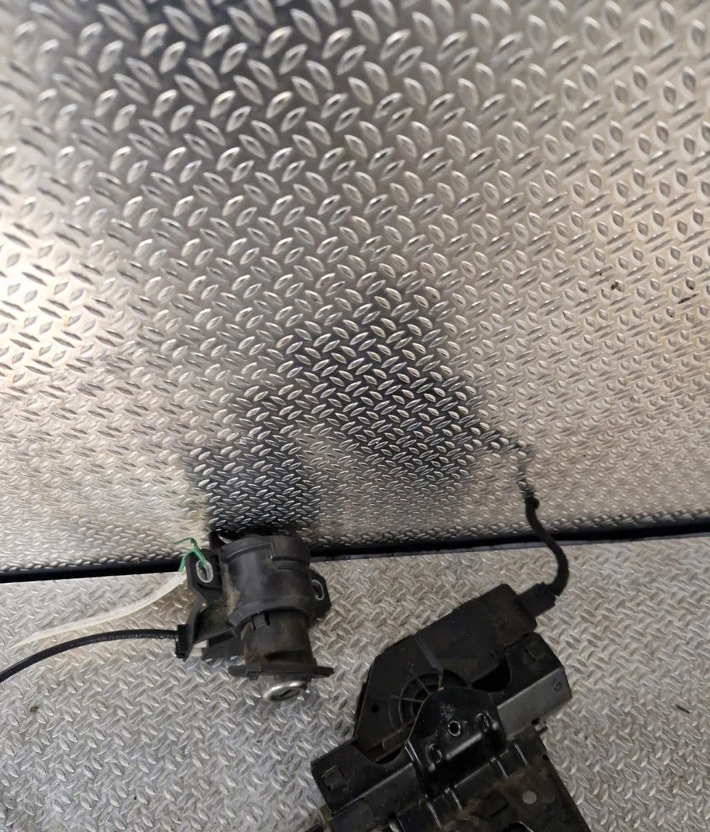 Moteur electrique de hayon-coffre Bmw 3 (E90) 320 d (2004-2011) occasion