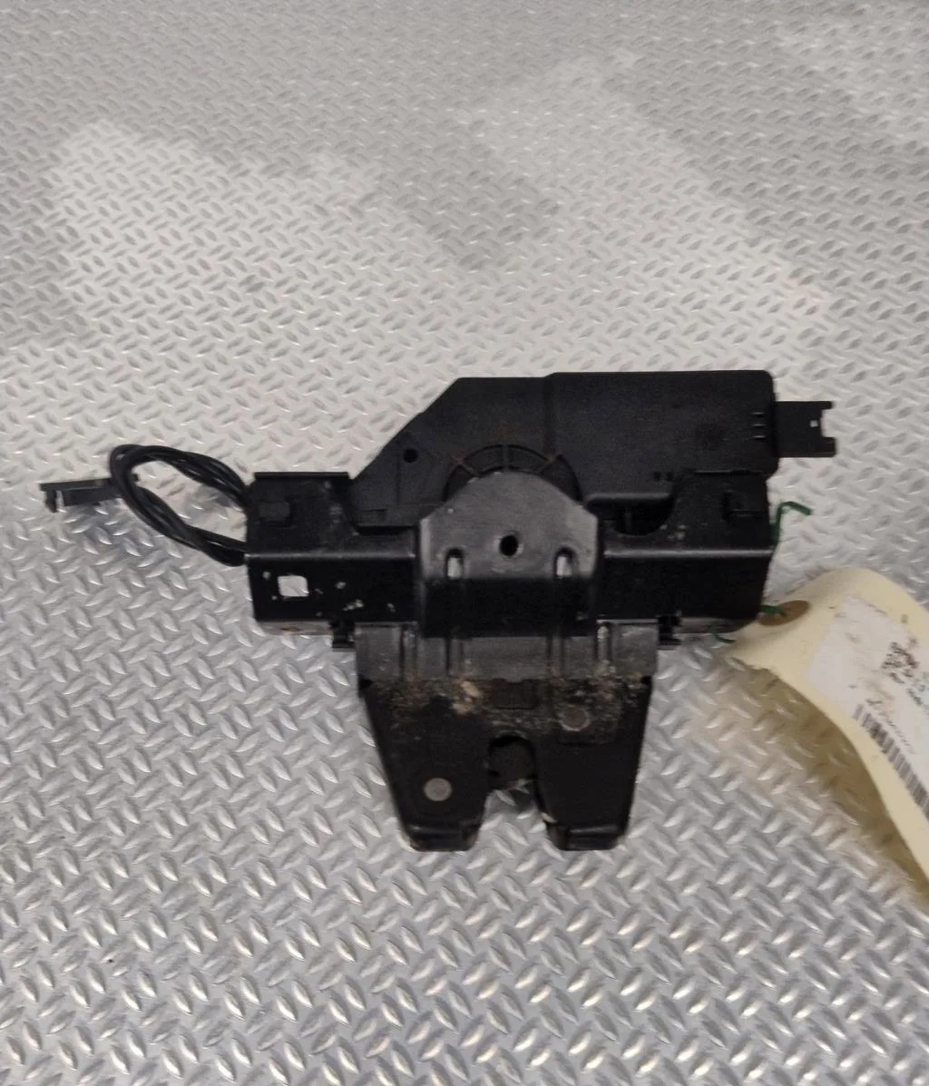 Moteur electrique de hayon-coffre BMW SERIE 1 E87 SERIE 1 E87 PHASE 2 occasion