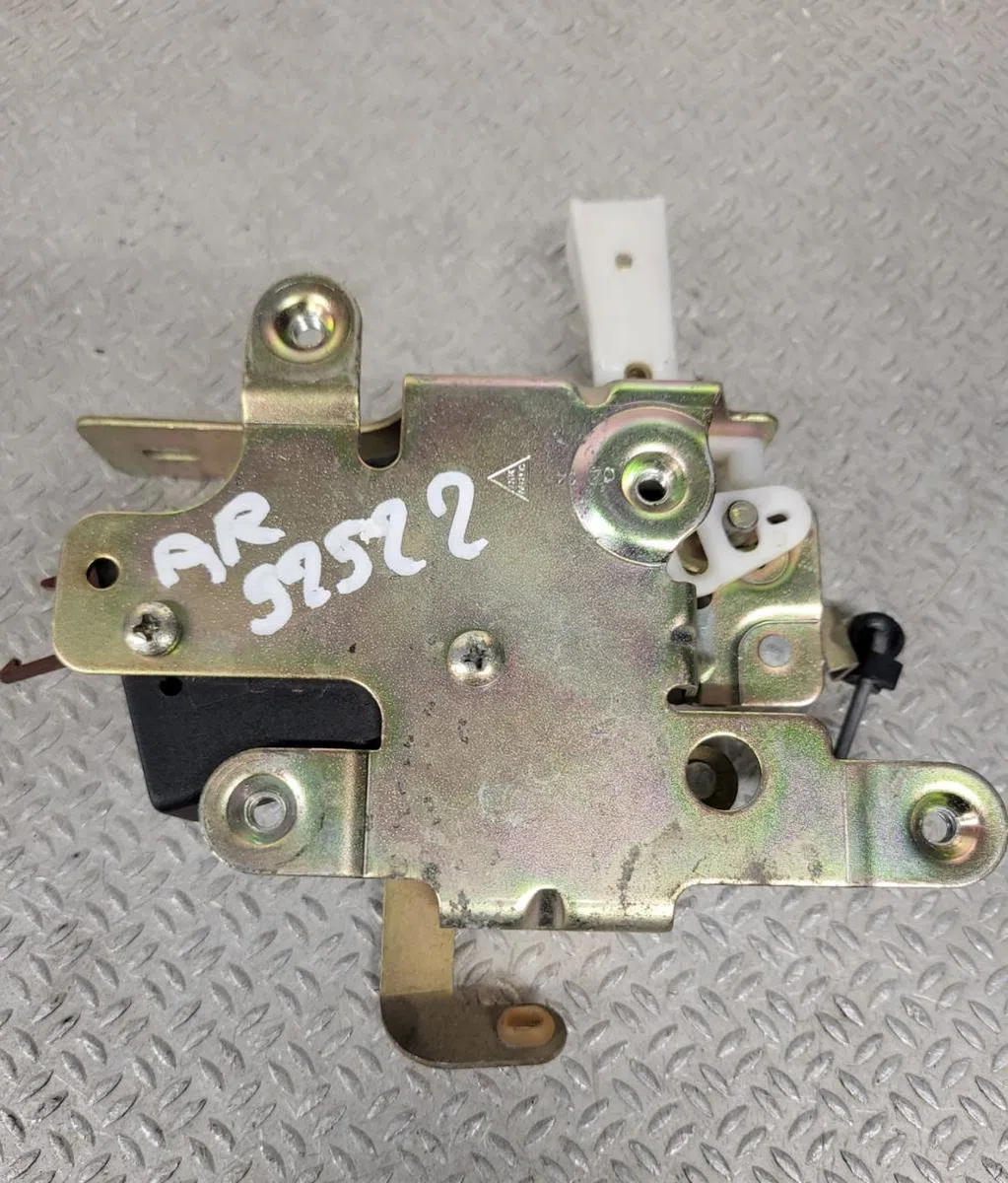 Moteur electrique de hayon-coffre Citroen BERLINGO - BERLINGO FIRST Monospace (MF_, GJK_, GFK_) 1.6 hdi 90 (mf9hx) (2005