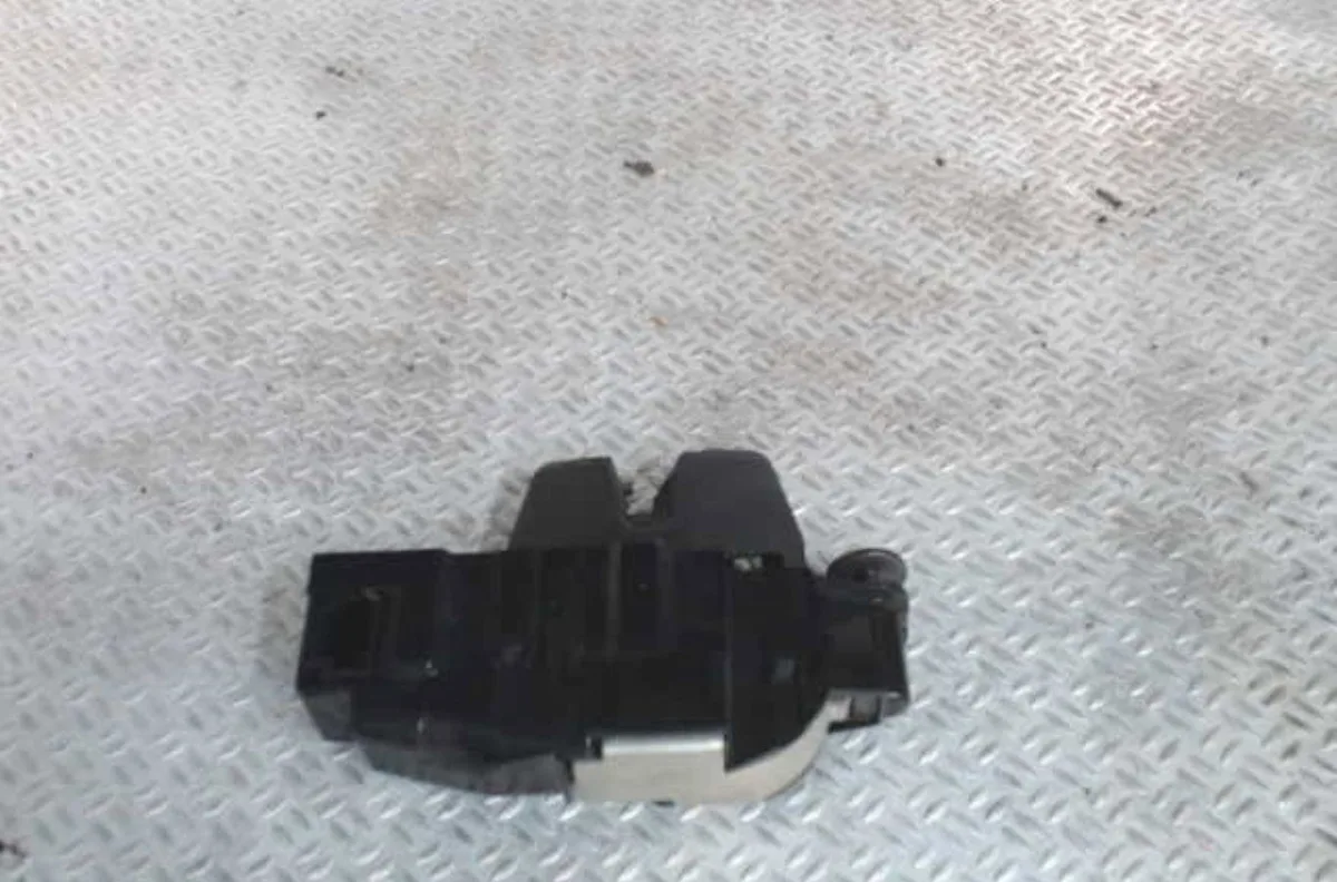 Moteur electrique de hayon-coffre Citroen C5 III (RD_) 1.6 hdi 110 (2008) occasion