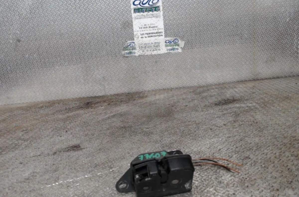 Moteur electrique de hayon-coffre FIAT PUNTO 2  PUNTO 2 PHASE 1 occasion