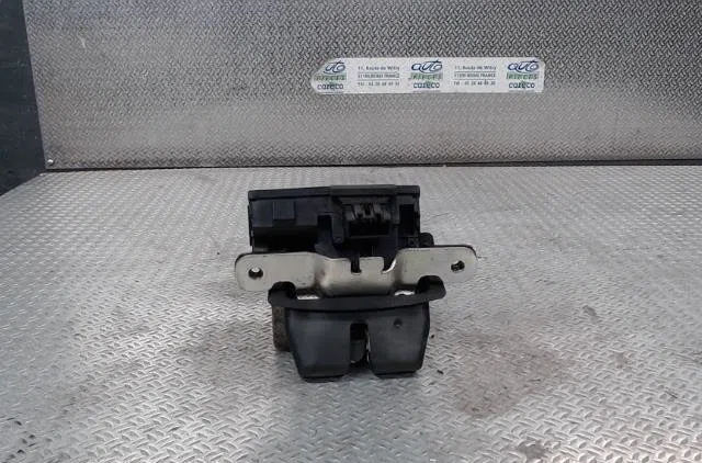 Moteur electrique de hayon-coffre FORD FIESTA 6  FIESTA 6 PHASE 1 occasion