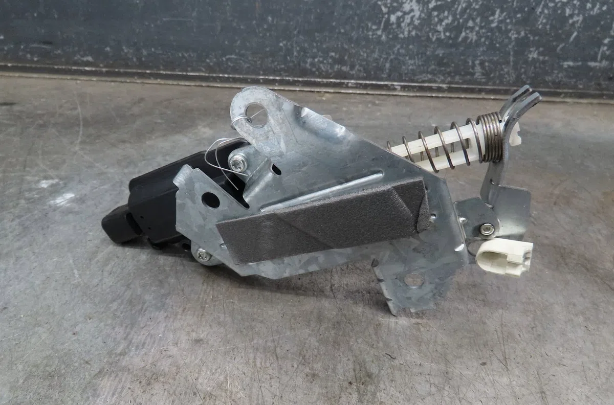 Moteur electrique de hayon-coffre Ford FIESTA V (JH_, JD_) 1.3 (2001-2008) 3 portes occasion