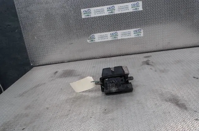 Moteur electrique de hayon-coffre Ford FIESTA VI (CB1, CCN) 1.4 tdci (2010-2012) 3 portes occasion
