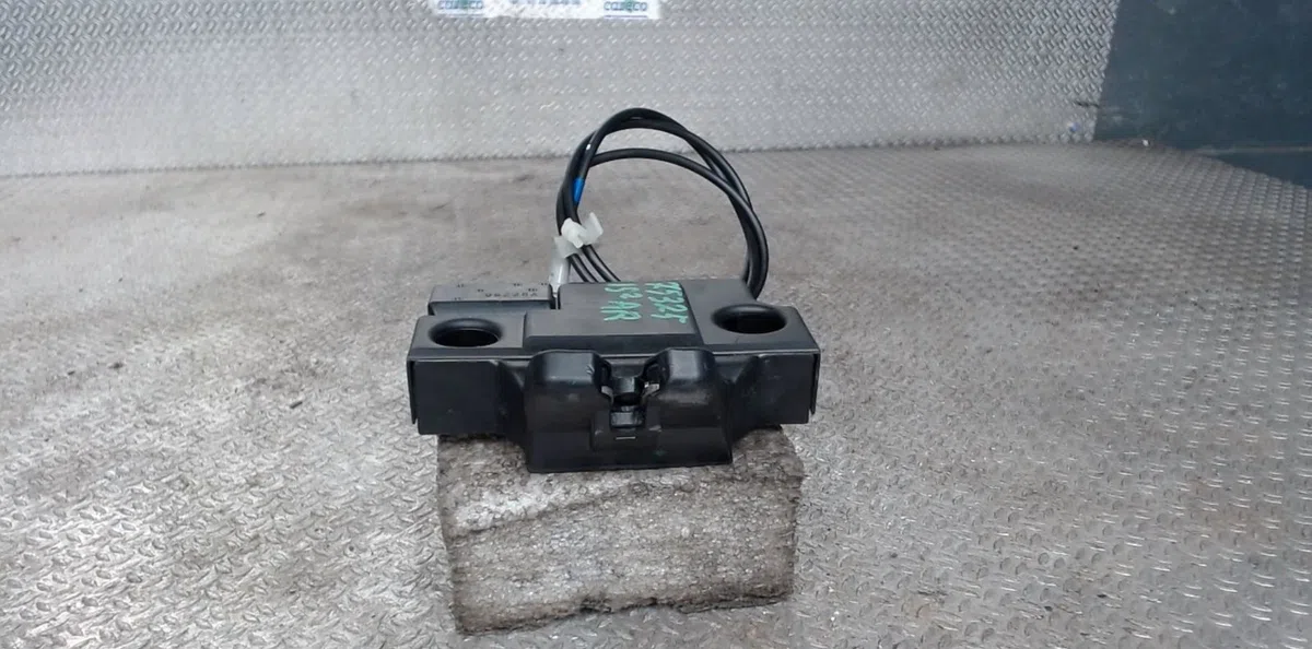 Moteur electrique de hayon-coffre LEXUS IS 2  IS 2 PHASE 1 occasion