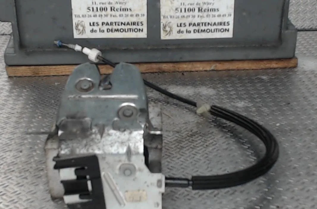 Moteur electrique de hayon-coffre MERCEDES VANEO 414  VANEO 414 occasion